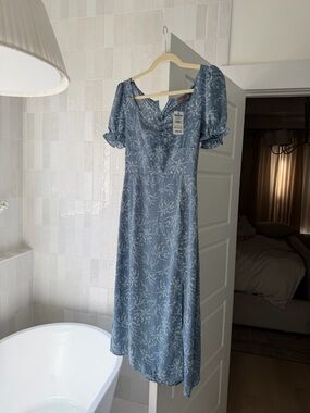 aiden blue dress | Dresses | Aiden Navy And Gold Metallic Fit Flare Midi excludingmarketing ZARA Asymmetric cut out Color:Blue w/ Silver Embroidery Model is 54 wears